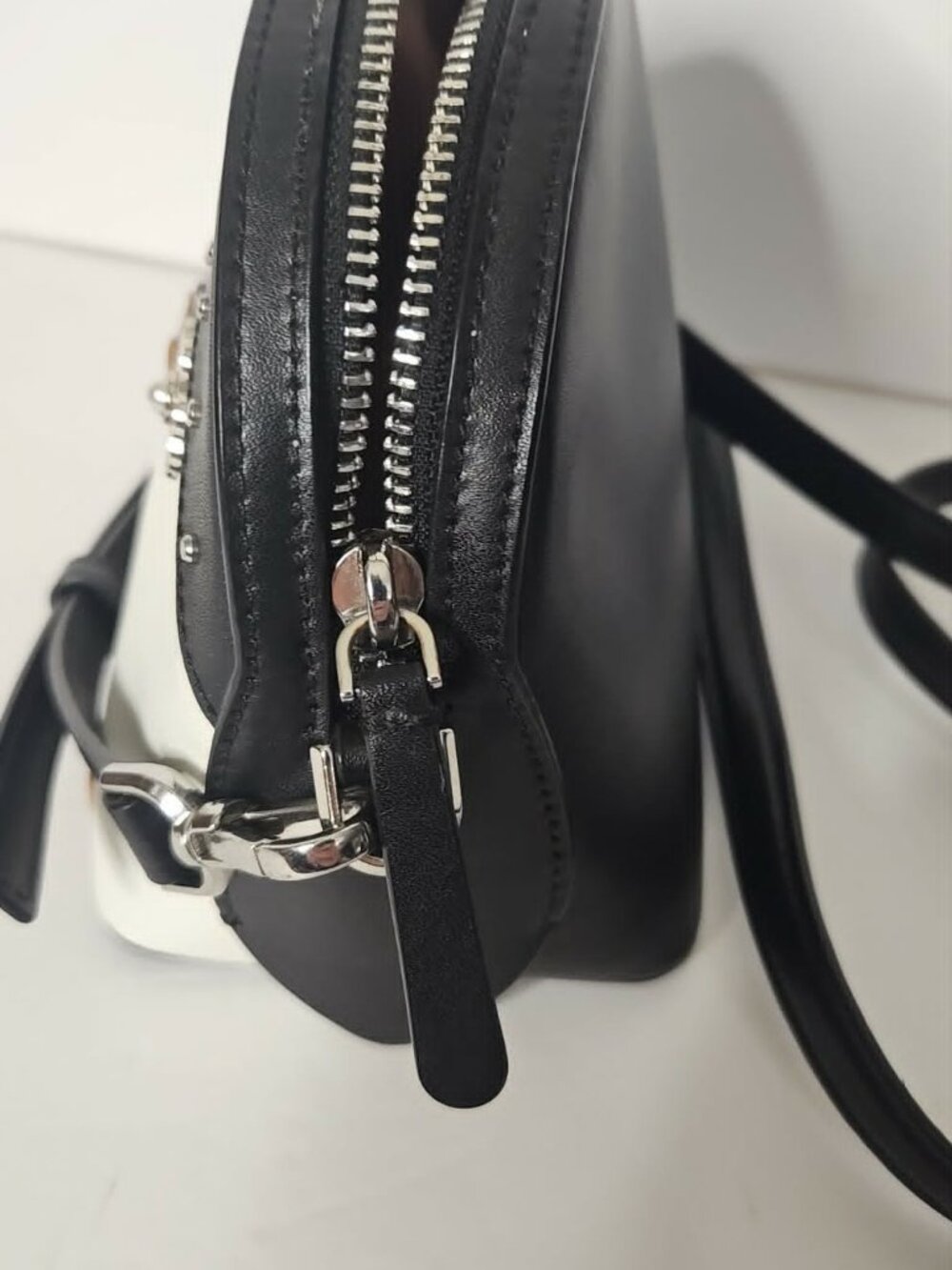 Kate Spade New York Frosty Penguin Leather Crossbody Bag - Near Perfect - Picture 6 of 12